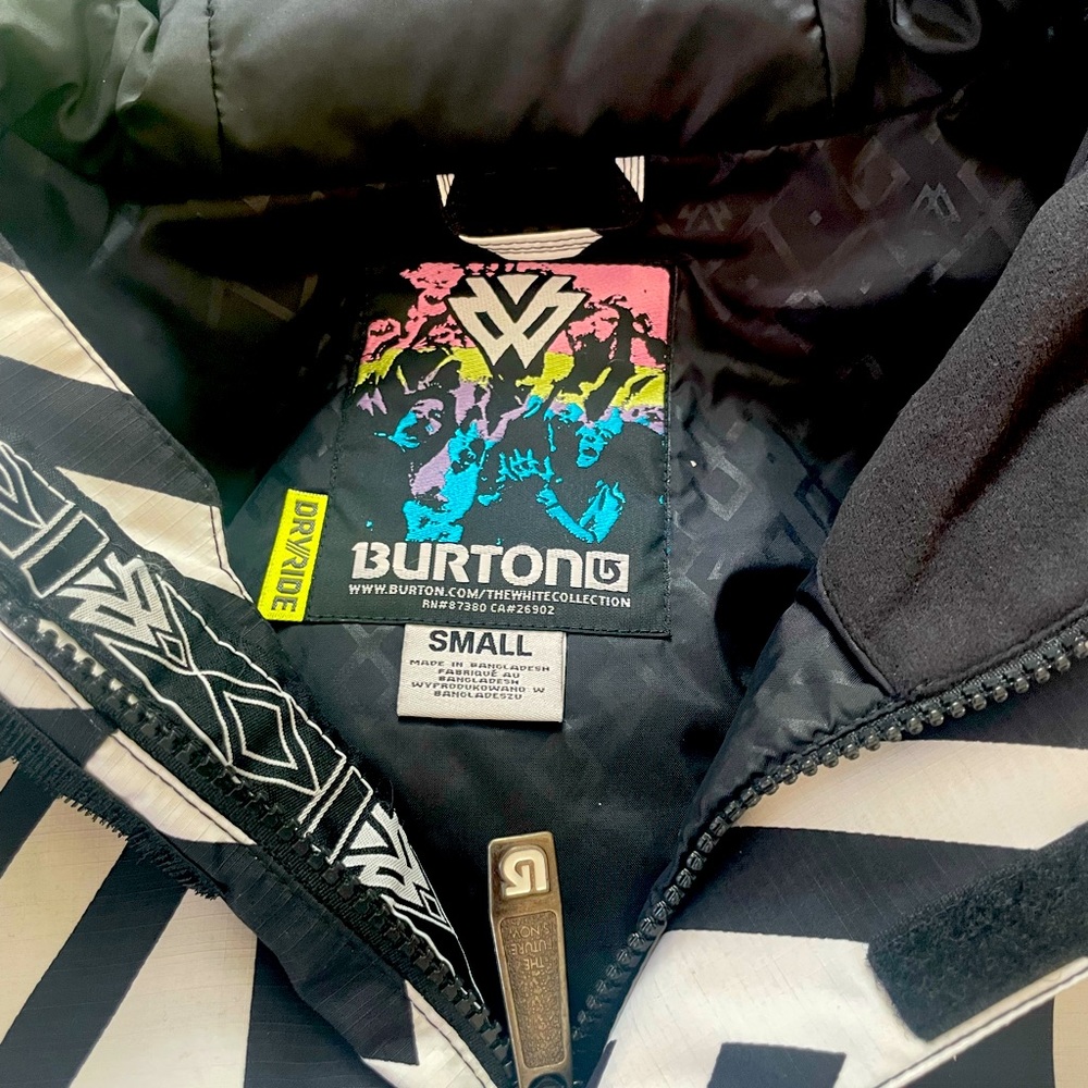 Burton Snowboard Jacket, The White Collection, Men’s Small.